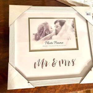 White Mr. & Mrs. Photo Frame
